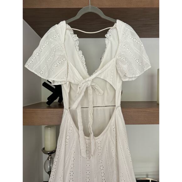 Finders Keepers Sundays Dress in White - Picture 6 of 8